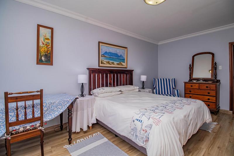 9 Bedroom Property for Sale in Outeniqua Strand Western Cape